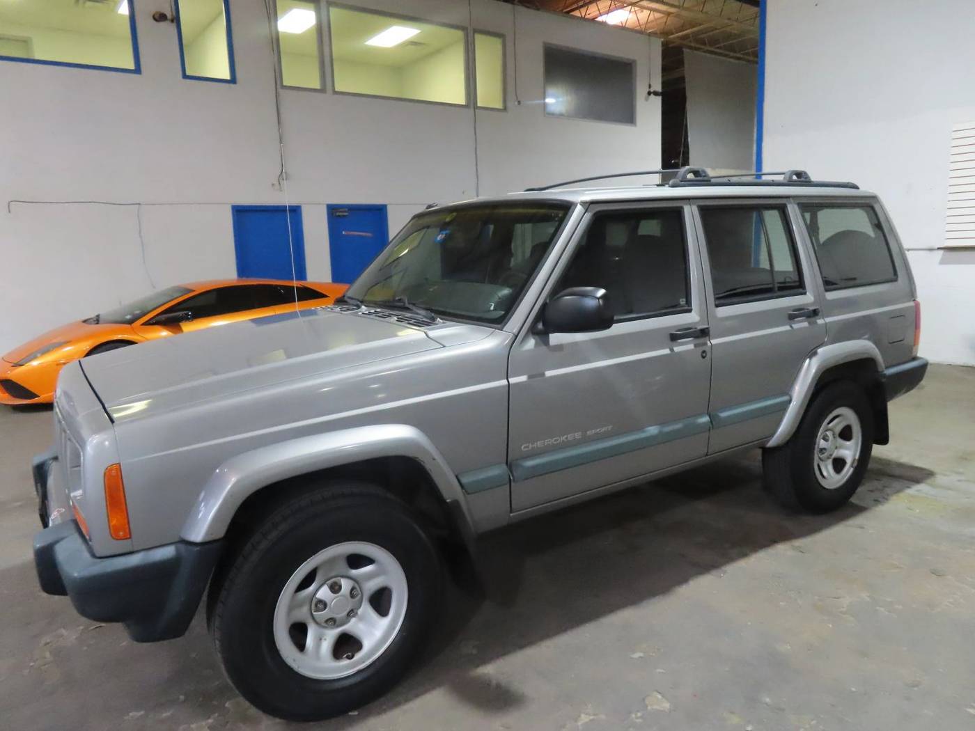 2000 Jeep Cherokee Sport — SUV — 141,427 mi — Dallas, TX