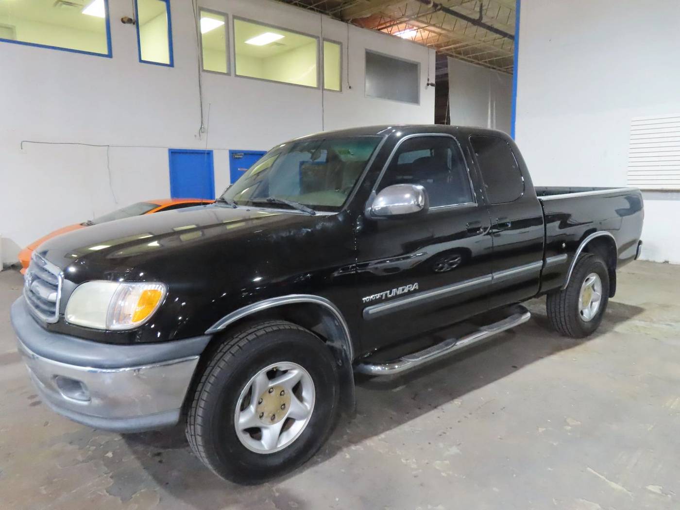 2001 Toyota Tundra SR5 — Pickup Truck — 194,149 mi — Dallas, TX