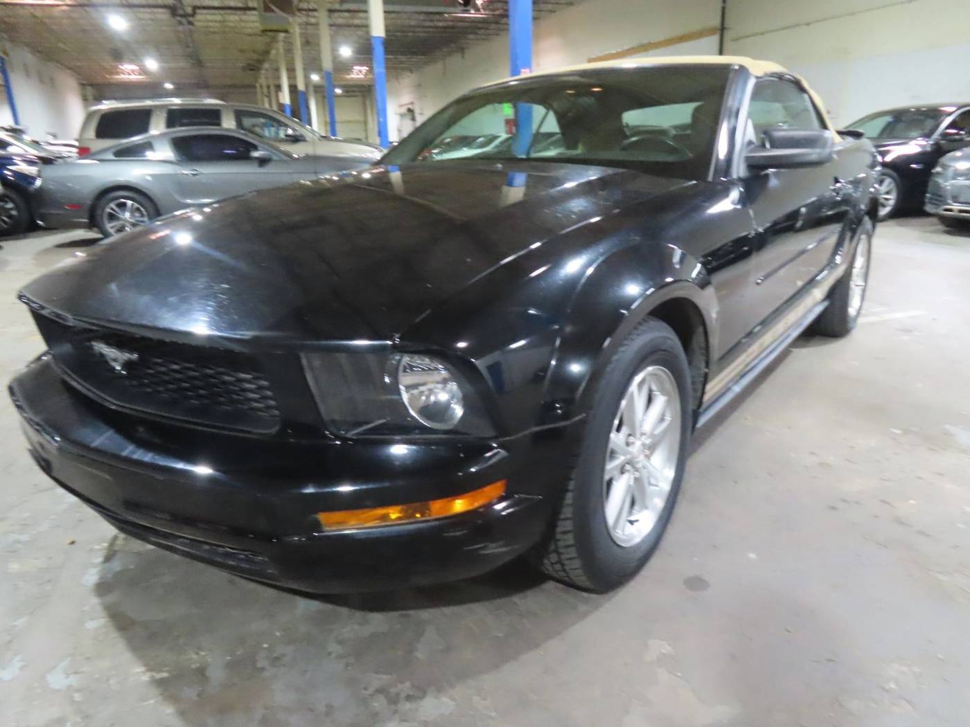 2007 Ford Mustang Deluxe
