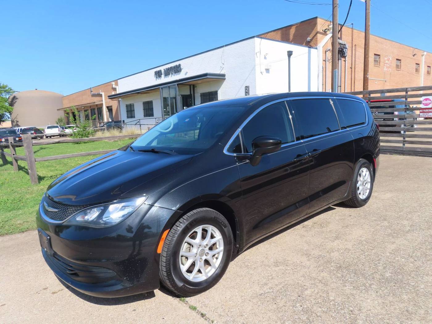 2018 Chrysler Pacifica LX — Minivan — 190,518 mi — Dallas, TX