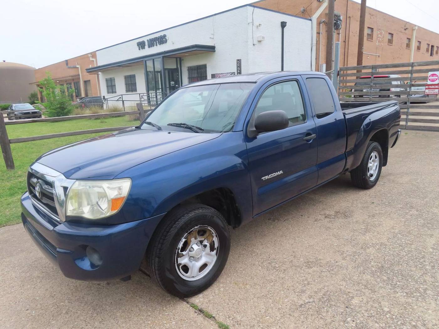 2007 Toyota Tacoma Base — Pickup Truck — 200,273 mi — Dallas, TX