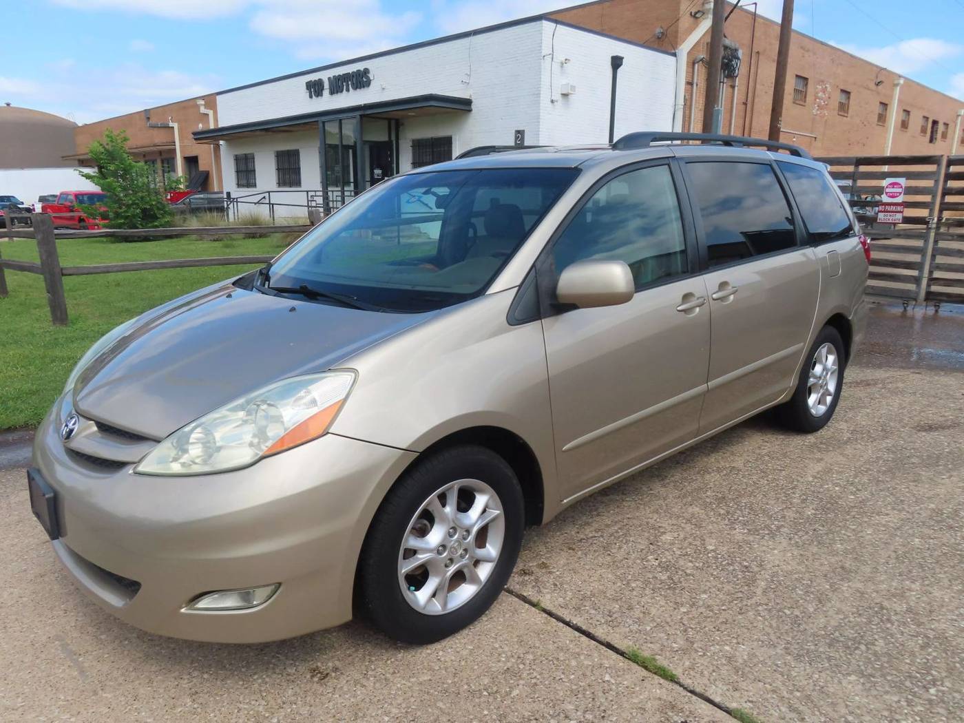2006 Toyota Sienna XLE — Minivan — 183,868 mi — Dallas, TX