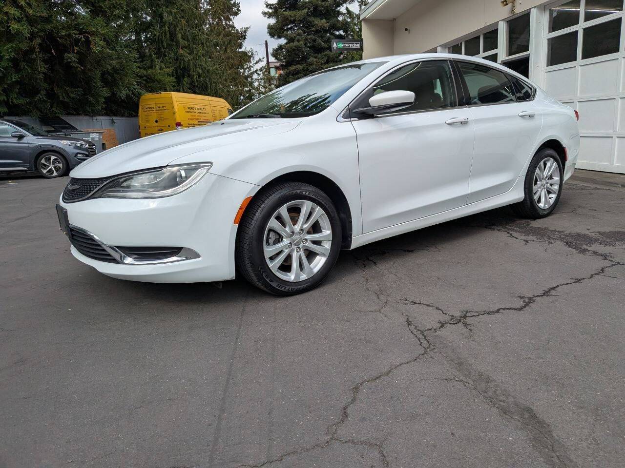 2015 Chrysler 200 Limited — Sedan — 111,315 mi — Seattle, WA
