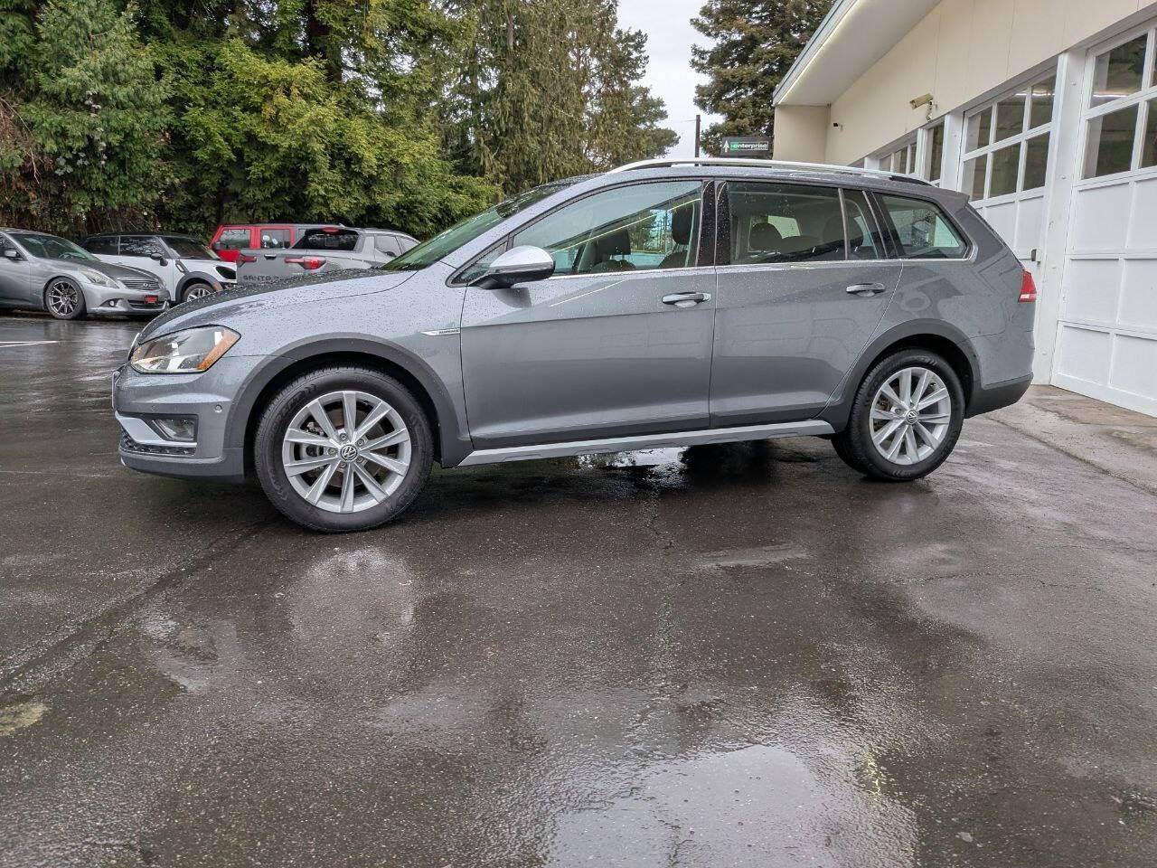 2017 Volkswagen Golf Alltrack SE — Wagon — 64,597 mi — Seattle, WA