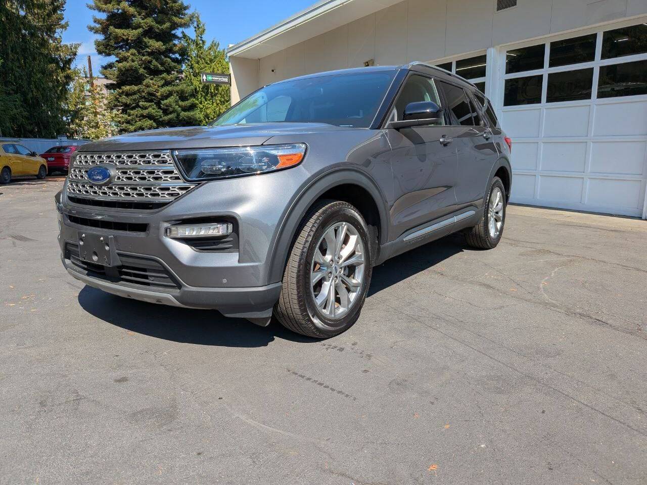 2023 Ford Explorer Limited — SUV — 5,227 mi — Seattle, WA