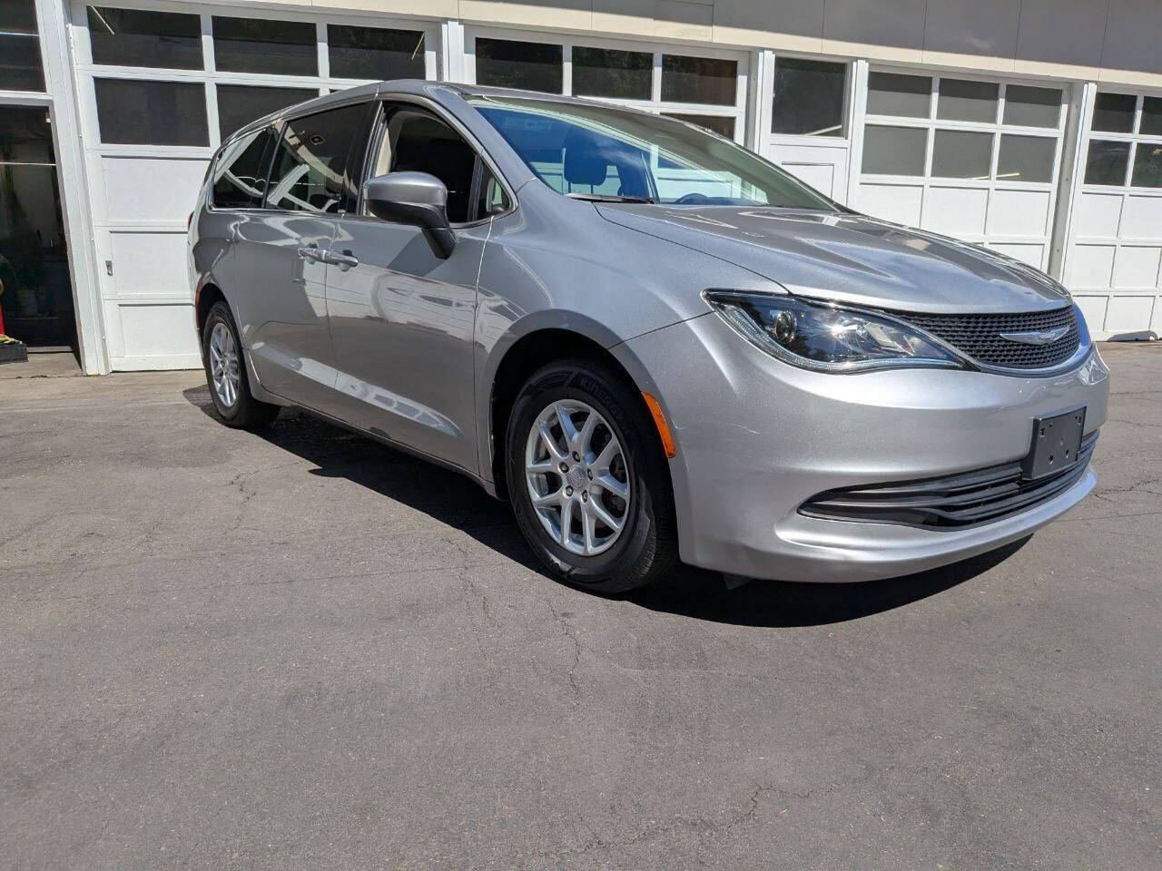 2017 Chrysler Pacifica LX — Minivan — 78,847 mi — Seattle, WA