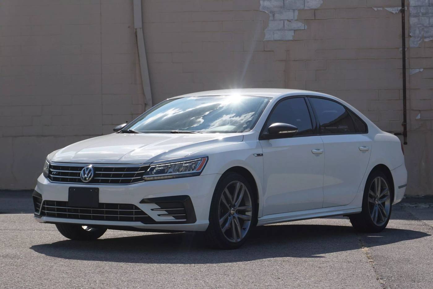 2018 Volkswagen Passat R-Line — Sedan — 98,706 mi — Smyrna, TN