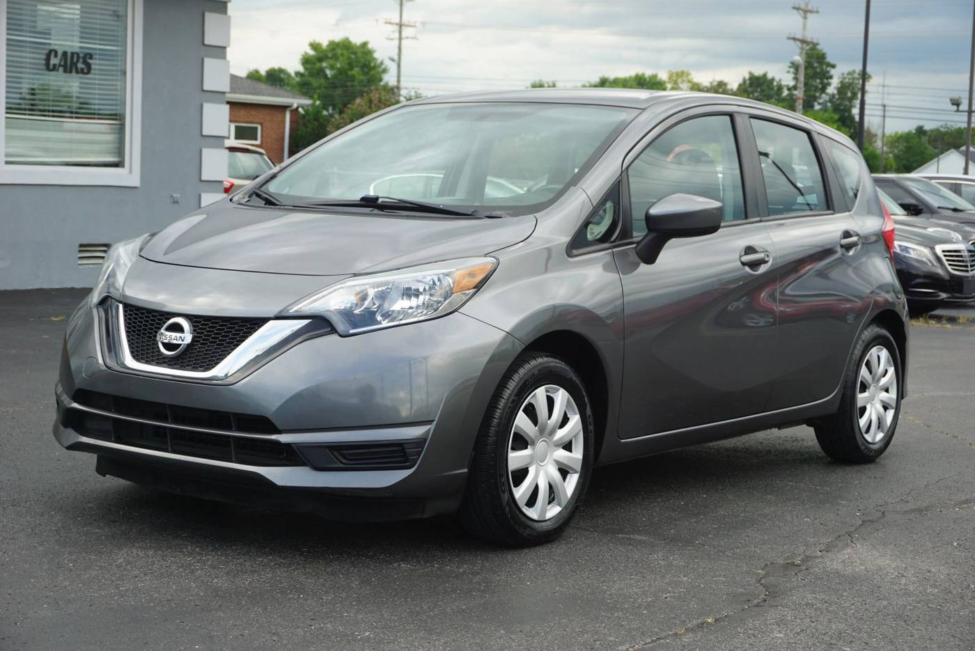 2017 Nissan Versa 1.6 SV — Hatchback — 166,650 mi — Lebanon, TN