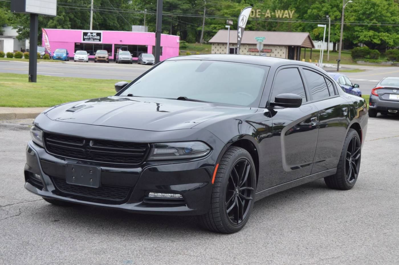 2017 Dodge Charger SXT — Sedan — 141,813 mi — Clarksville, TN