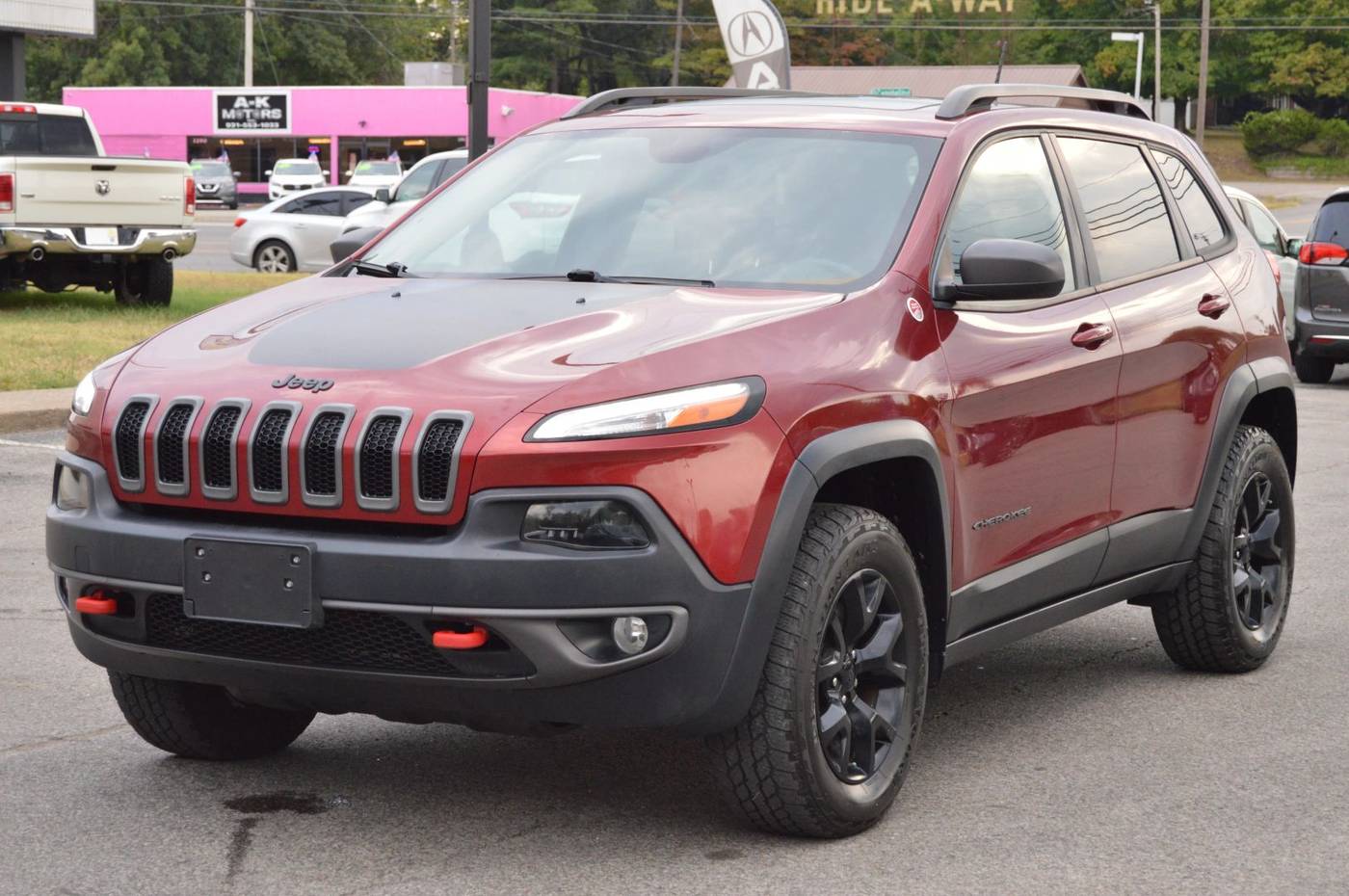 2016 Jeep Cherokee Trailhawk — SUV — 137,223 mi — Clarksville, TN