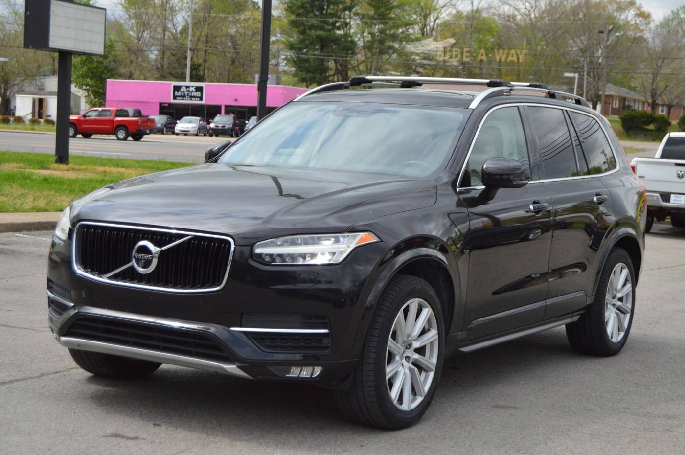 2016 Volvo XC90 T6 Momentum — SUV — 123,857 mi — Clarksville, TN