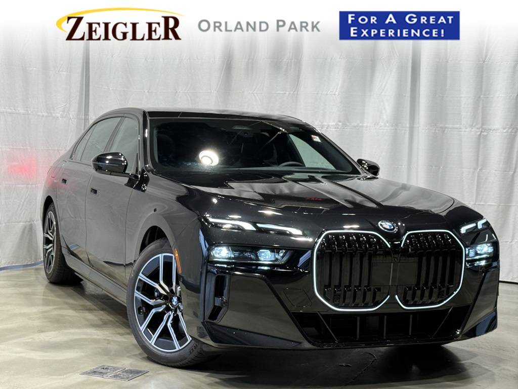 2025 BMW i7 xDrive60 — Sedan — 13 mi — Orland Park, IL