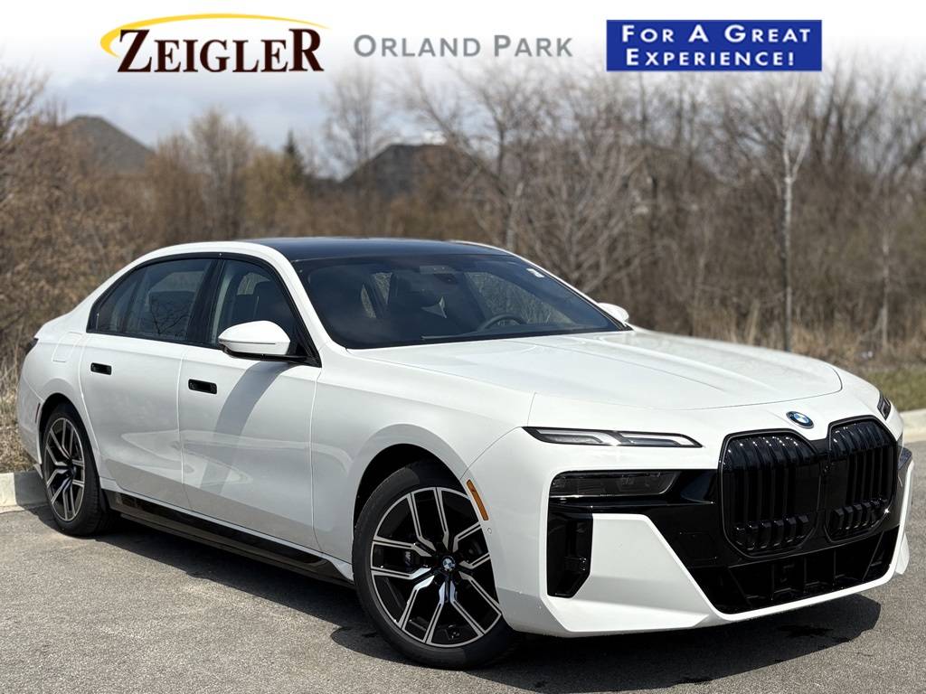 2025 BMW i7 xDrive60 — Sedan — 13 mi — Orland Park, IL