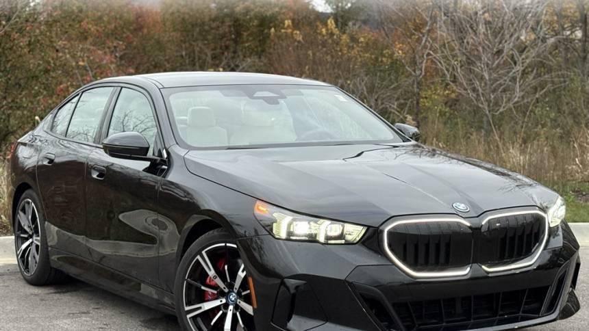 2025 BMW 5 Series 550e — Sedan — 7 mi — Orland Park, IL