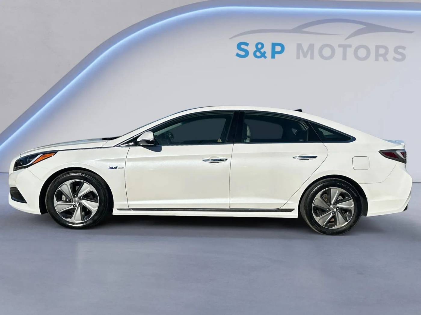 2016 Hyundai Sonata Hybrid Limited — Sedan — 79,397 mi — Sacramento, CA