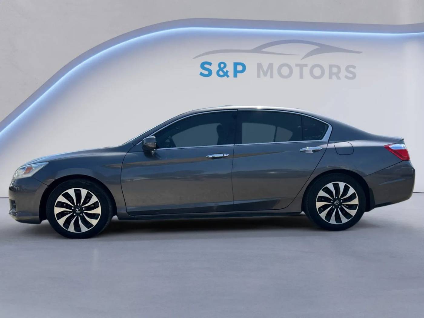 2014 Honda Accord Hybrid Touring — Sedan — 93,551 mi — Sacramento, CA