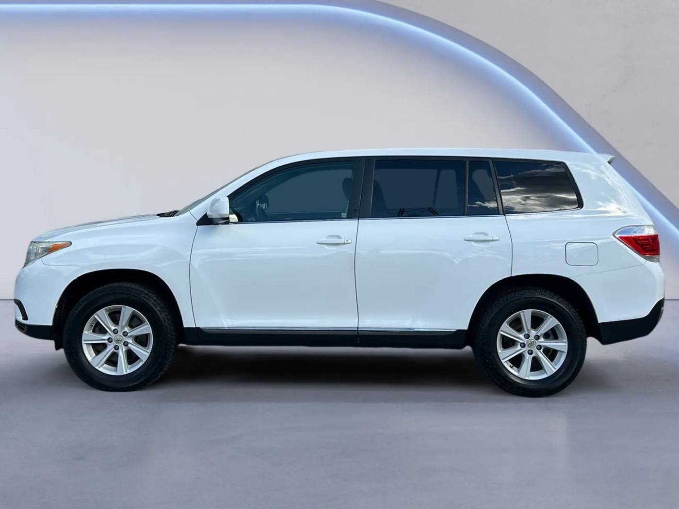 2013 Toyota Highlander Plus V6 — SUV — 124,843 mi — Sacramento, CA