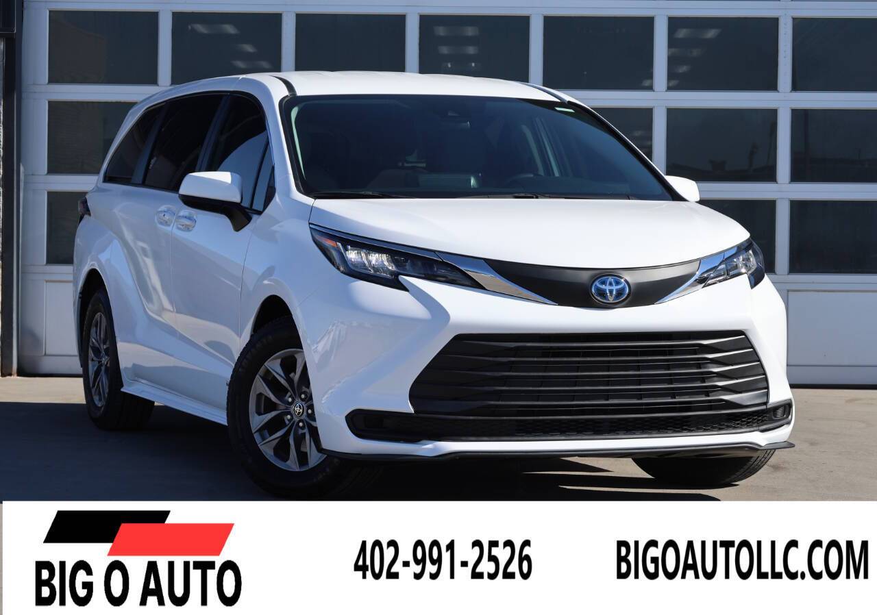 2021 Toyota Sienna LE — Minivan — 31,000 mi — Omaha, NE