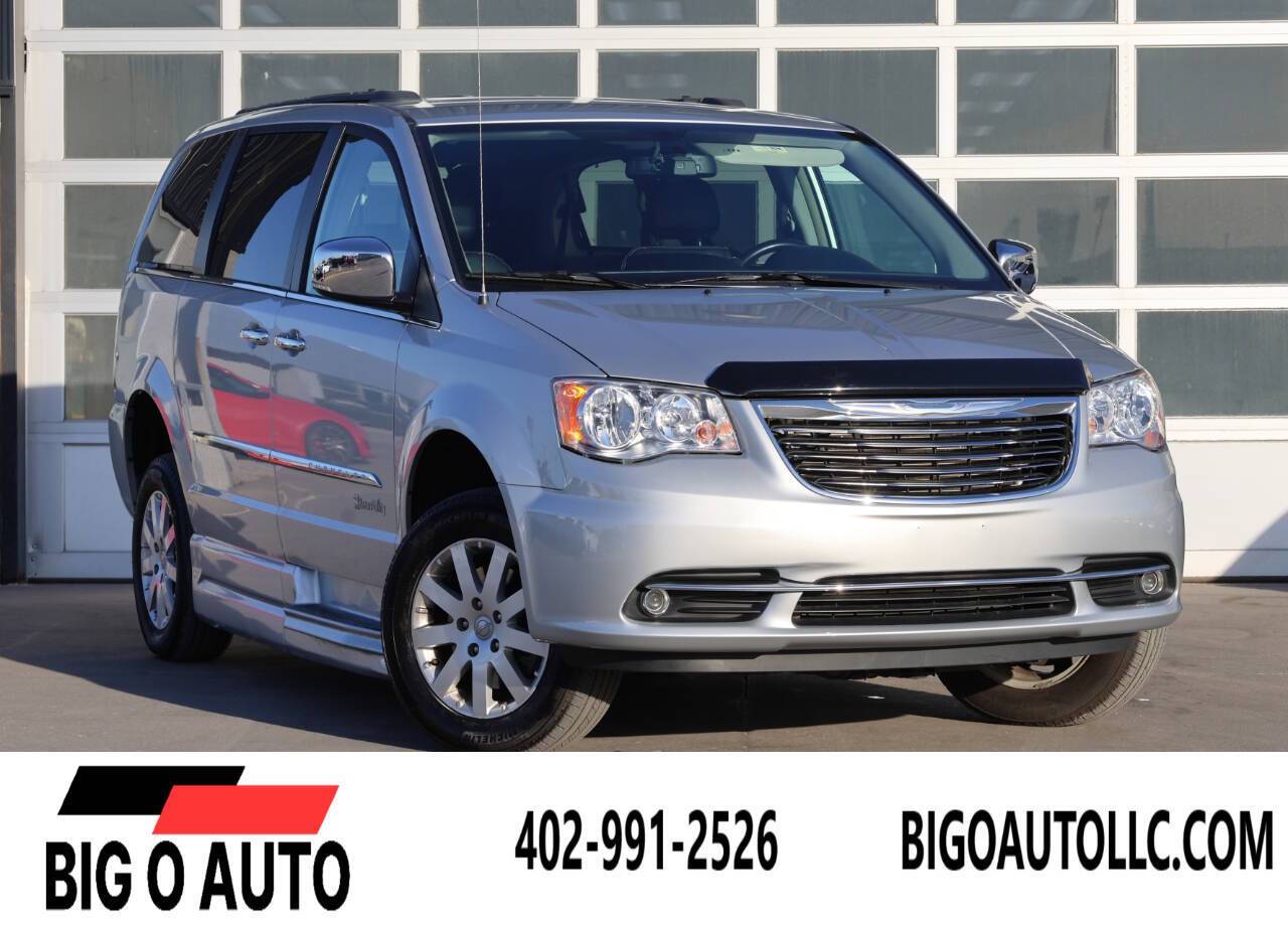 2012 Chrysler Town & Country Touring-L — Minivan — 46,000 mi — Omaha, NE