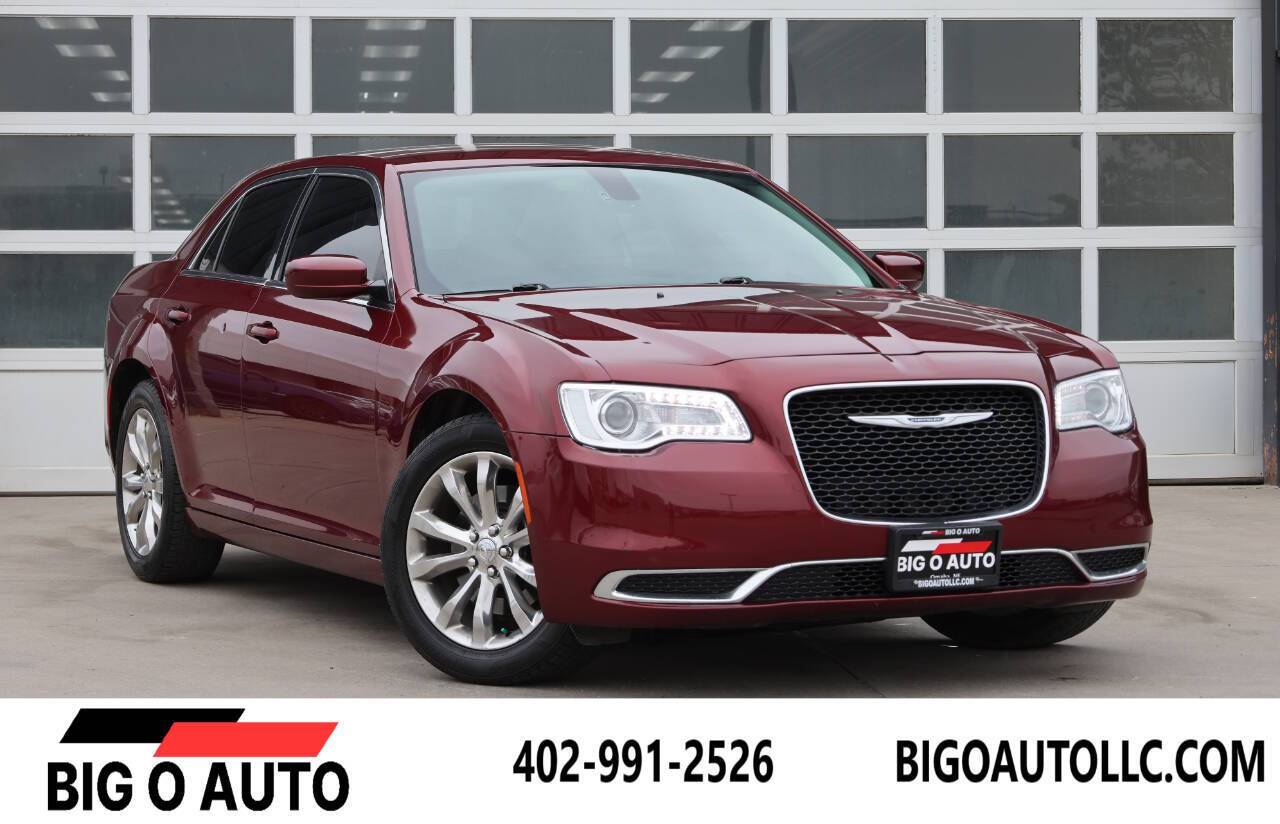 2015 Chrysler 300 Limited — Sedan — 60,000 mi — Omaha, NE