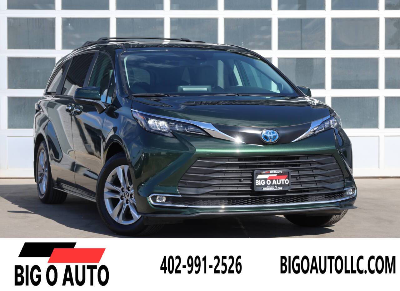 2024 Toyota Sienna XLE — Minivan — 5,000 mi — Omaha, NE