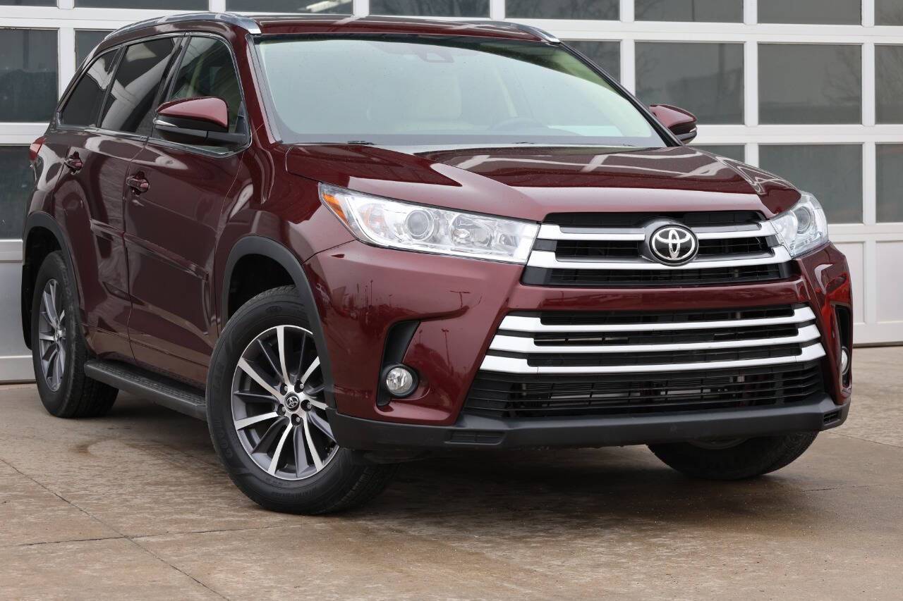 2017 Toyota Highlander XLE — SUV — 76,000 mi — Omaha, NE