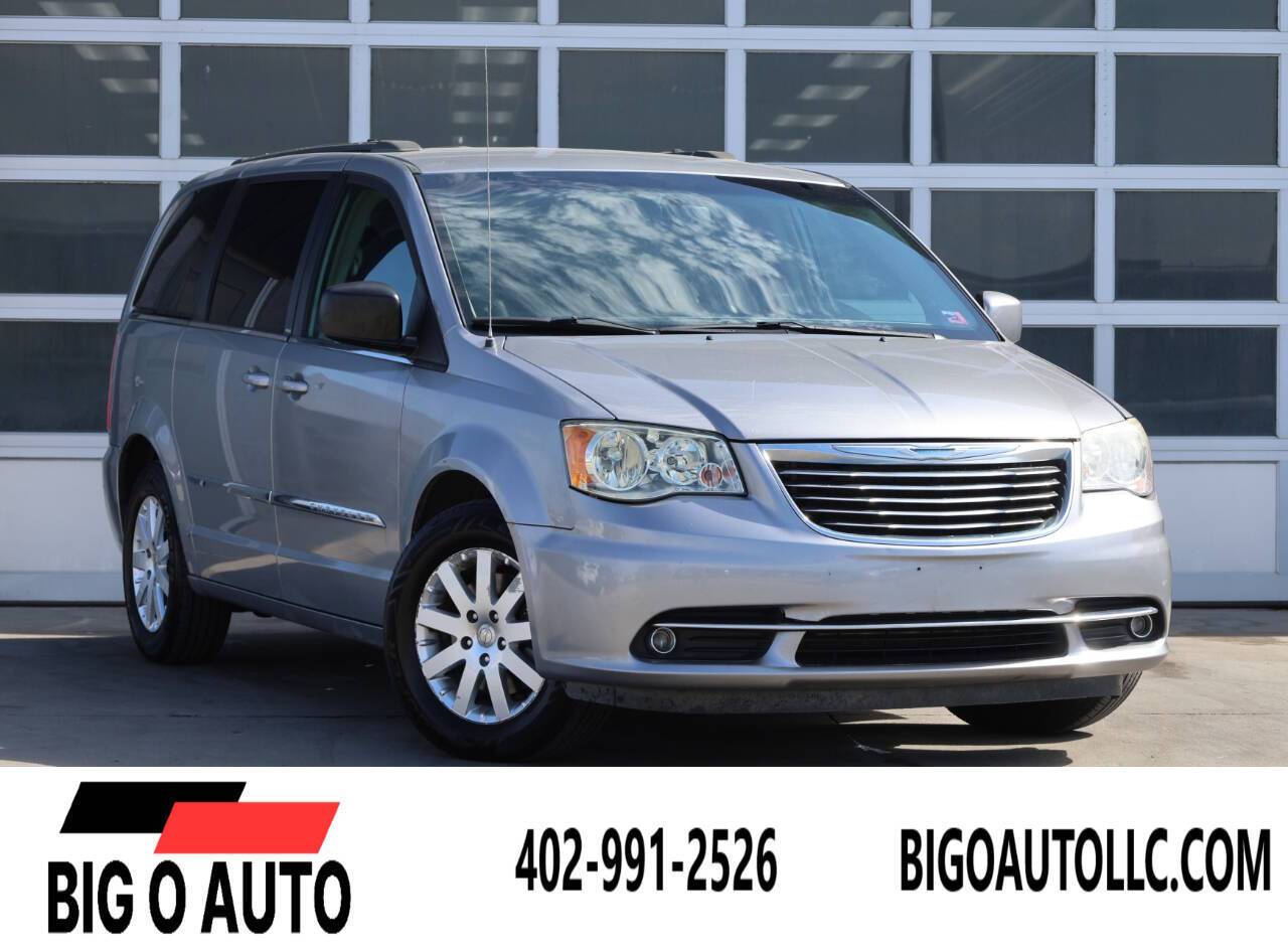 2013 Chrysler Town & Country Touring — Minivan — 108,000 mi — Omaha, NE