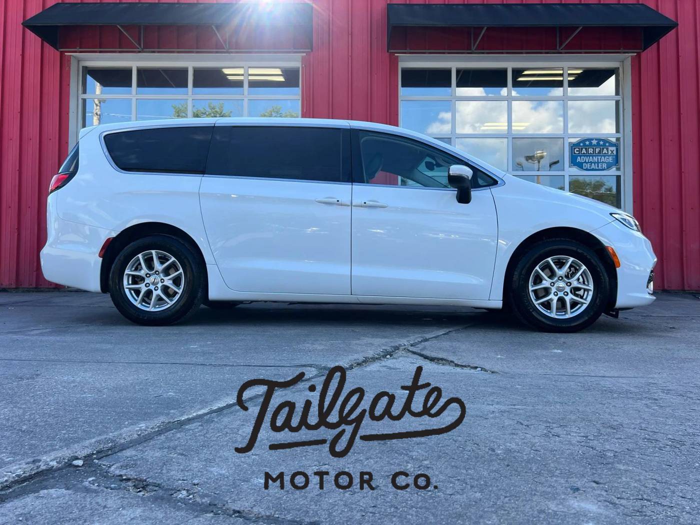 2023 Chrysler Pacifica Touring L — Minivan — 57,045 mi — Fremont, NE