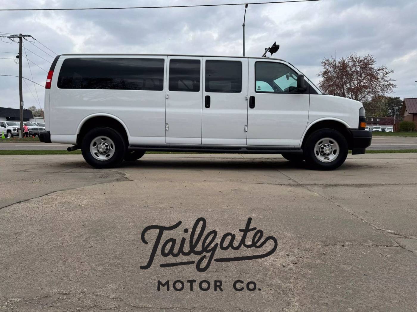2022 Chevrolet Express Passenger LS — Passenger Van — 41,992 mi — Fremont, NE