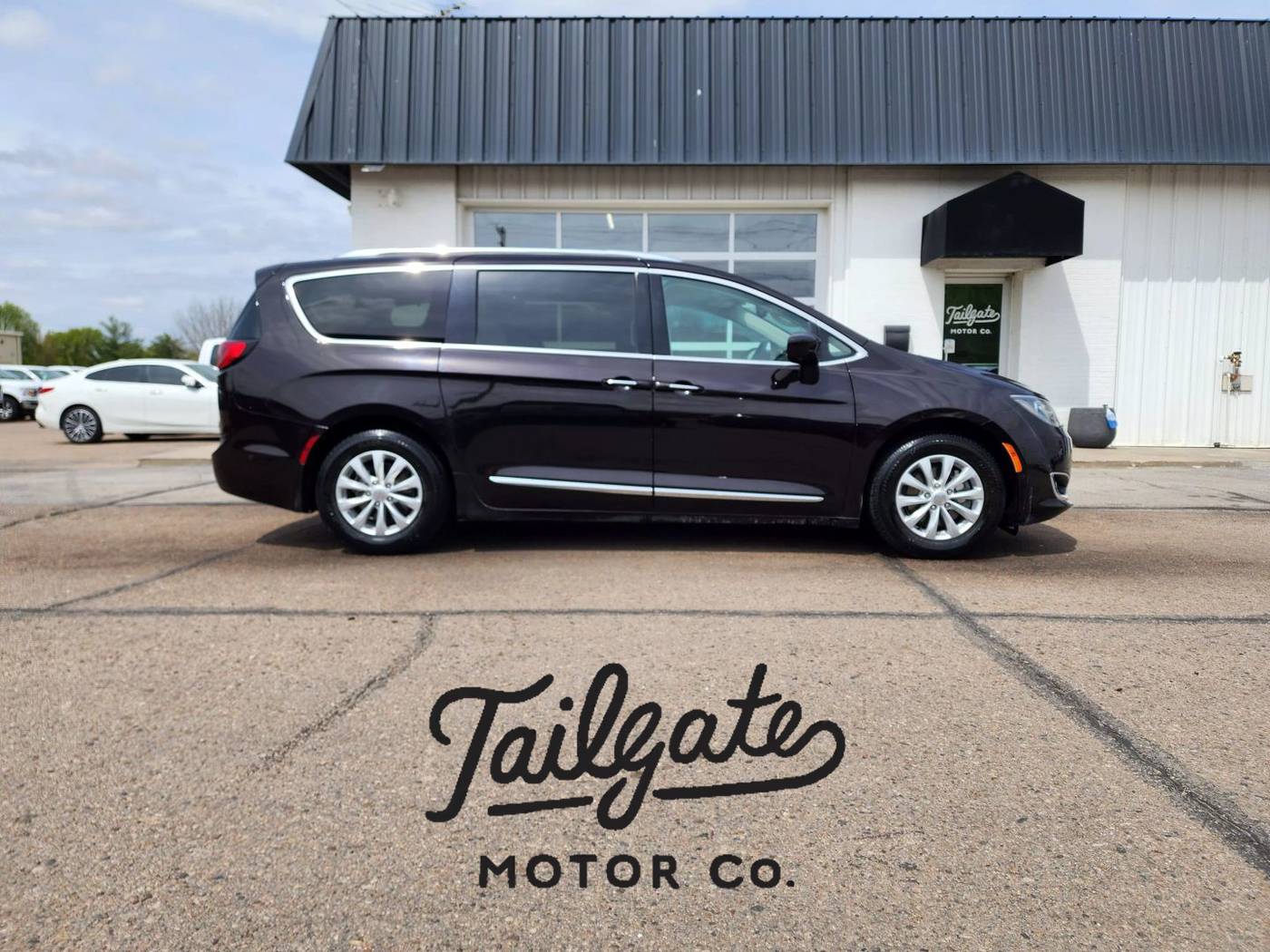 2018 Chrysler Pacifica Touring L — Minivan — 168,739 mi — Fremont, NE