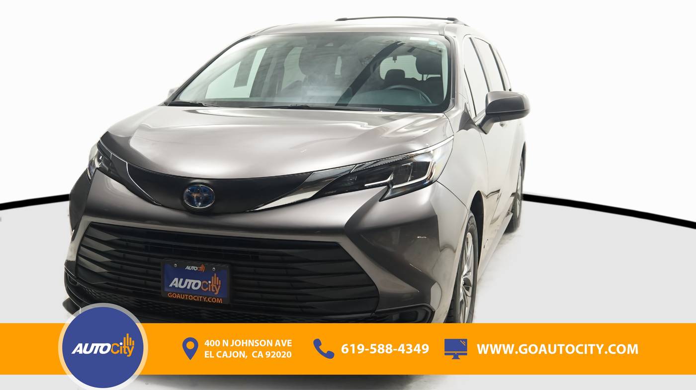 2021 Toyota Sienna LE — Minivan — 31,320 mi — El Cajon, CA