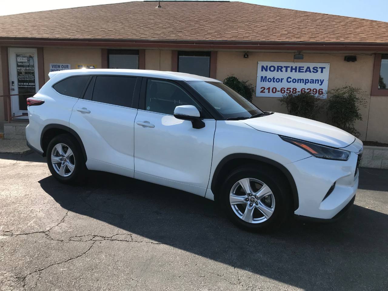 2024 Toyota Highlander LE — SUV — 48,851 mi — Universal City, TX