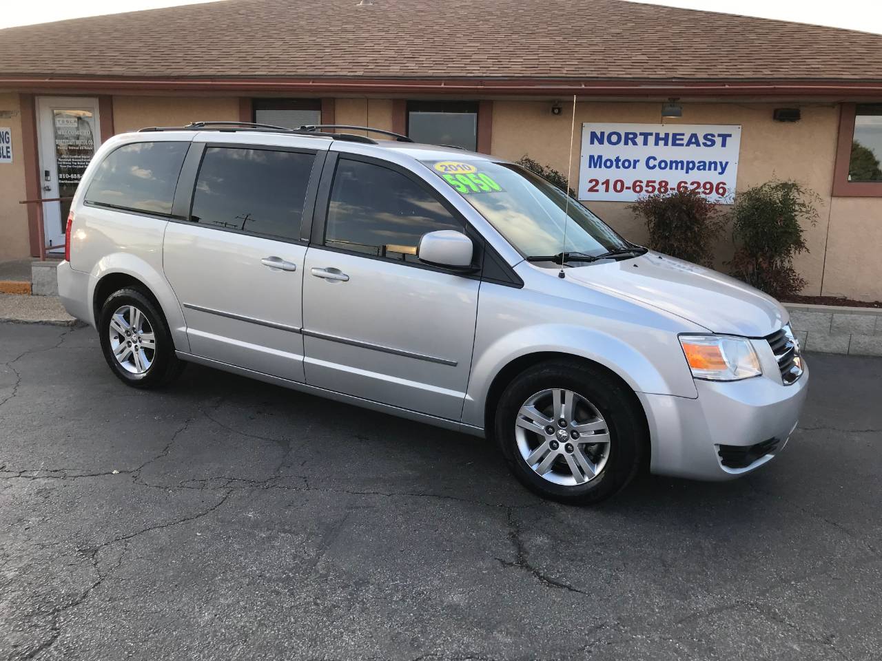 2010 Dodge Grand Caravan Crew — Minivan — 161,842 mi — Universal City, TX