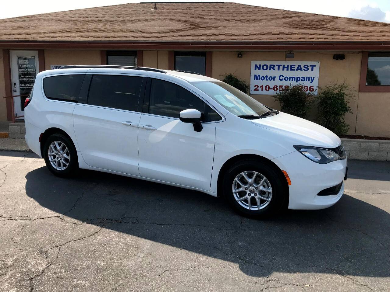 2021 Chrysler Voyager LXI — Minivan — 80,419 mi — Universal City, TX