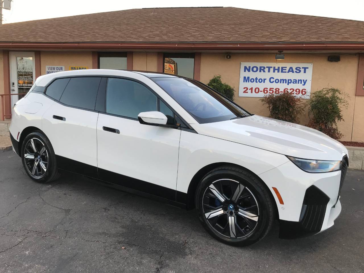 2022 BMW iX xDrive50 — SUV — 13,837 mi — Universal City, TX