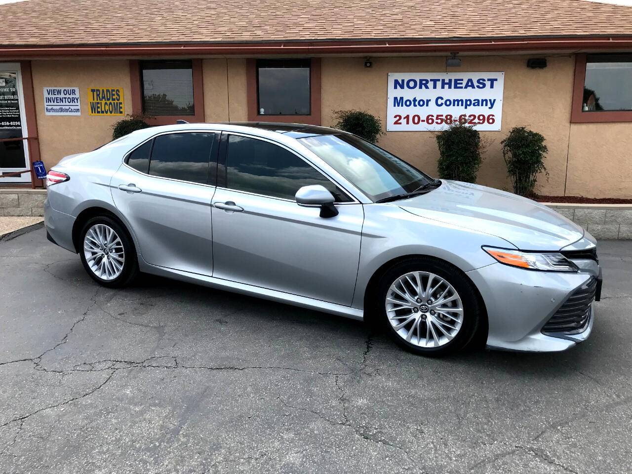 2018 Toyota Camry XLE V6 — Sedan — 17,096 mi — Universal City, TX