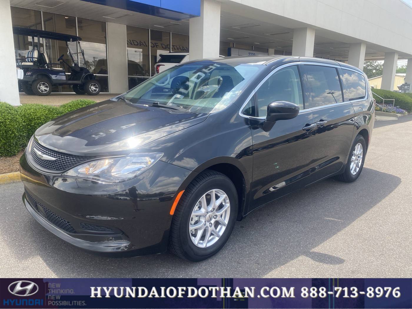 2022 Chrysler Voyager LX — Minivan — 52,632 mi — Dothan, AL