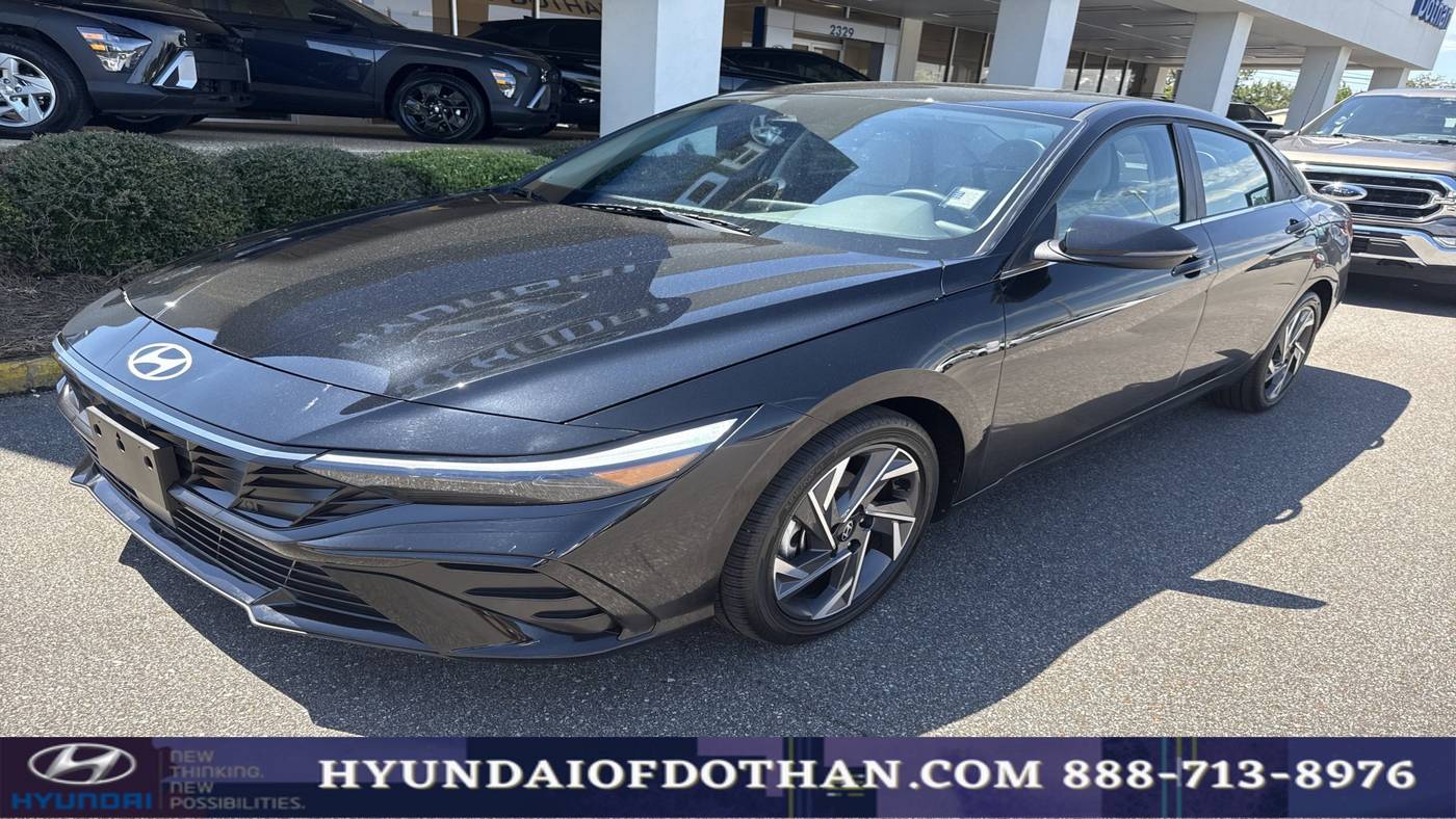 2025 Hyundai Elantra Limited — Sedan — 3,385 mi — Dothan, AL