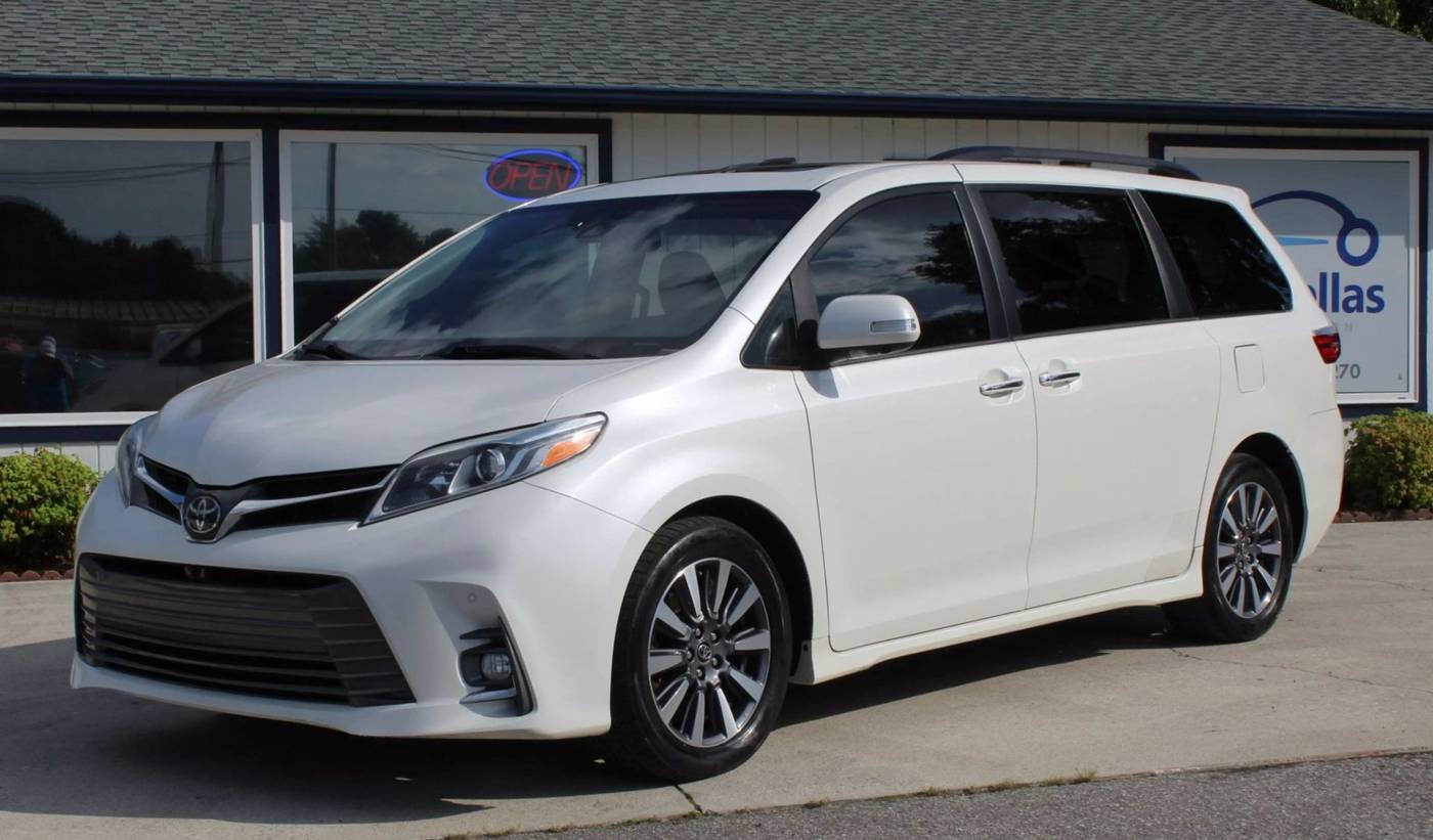 2018 Toyota Sienna Limited Premium — Minivan — 123,877 mi — Wilmington, NC