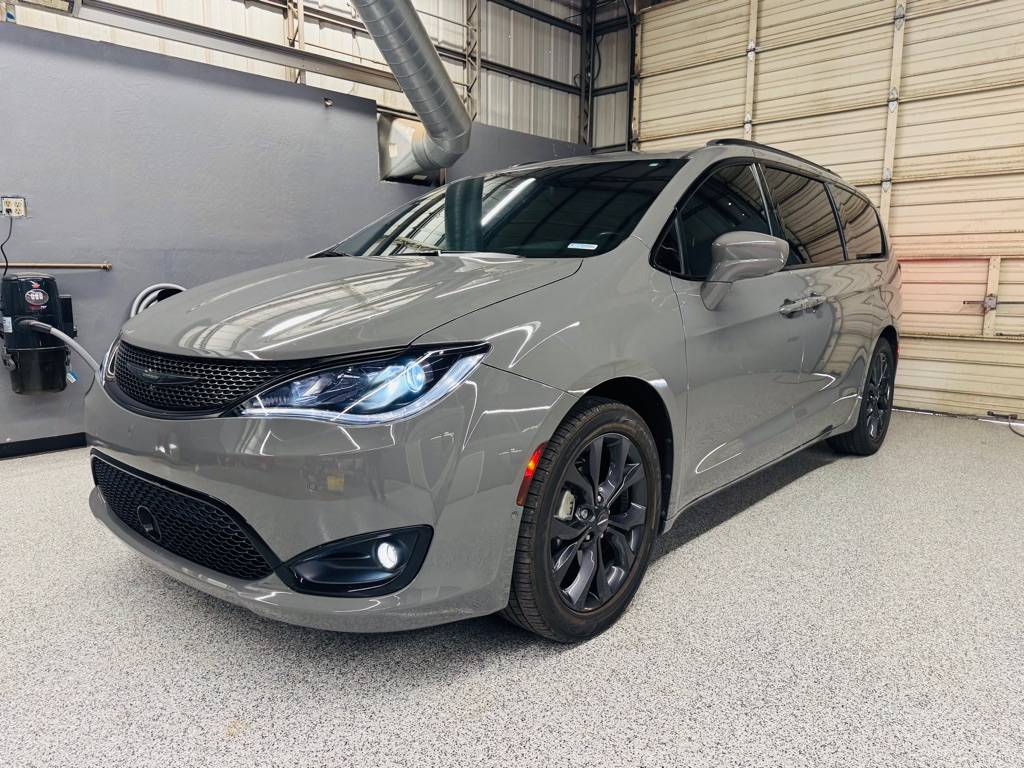 2020 Chrysler Pacifica Touring L — Minivan — 50,835 mi — Glendale, AZ