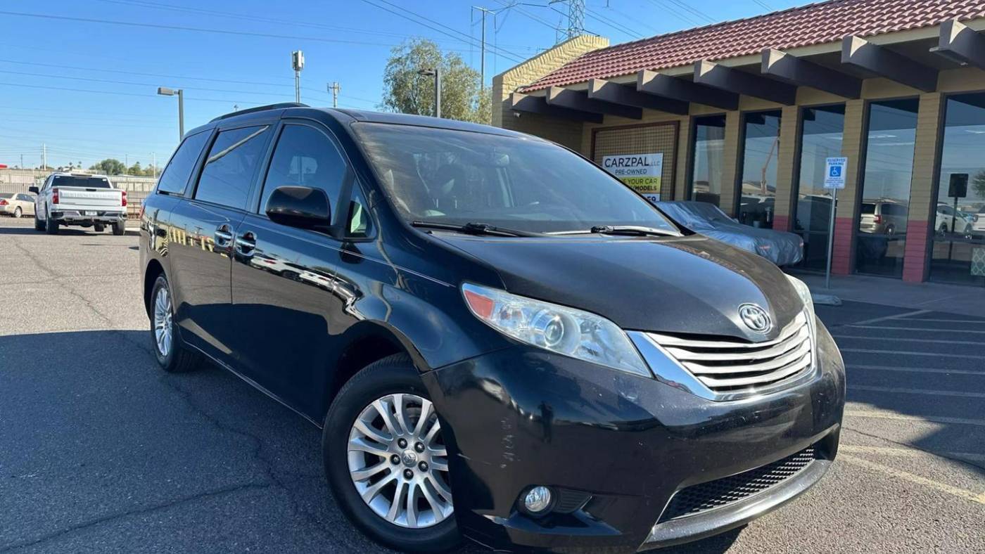 2017 Toyota Sienna XLE — Minivan — 123,782 mi — Surprise, AZ