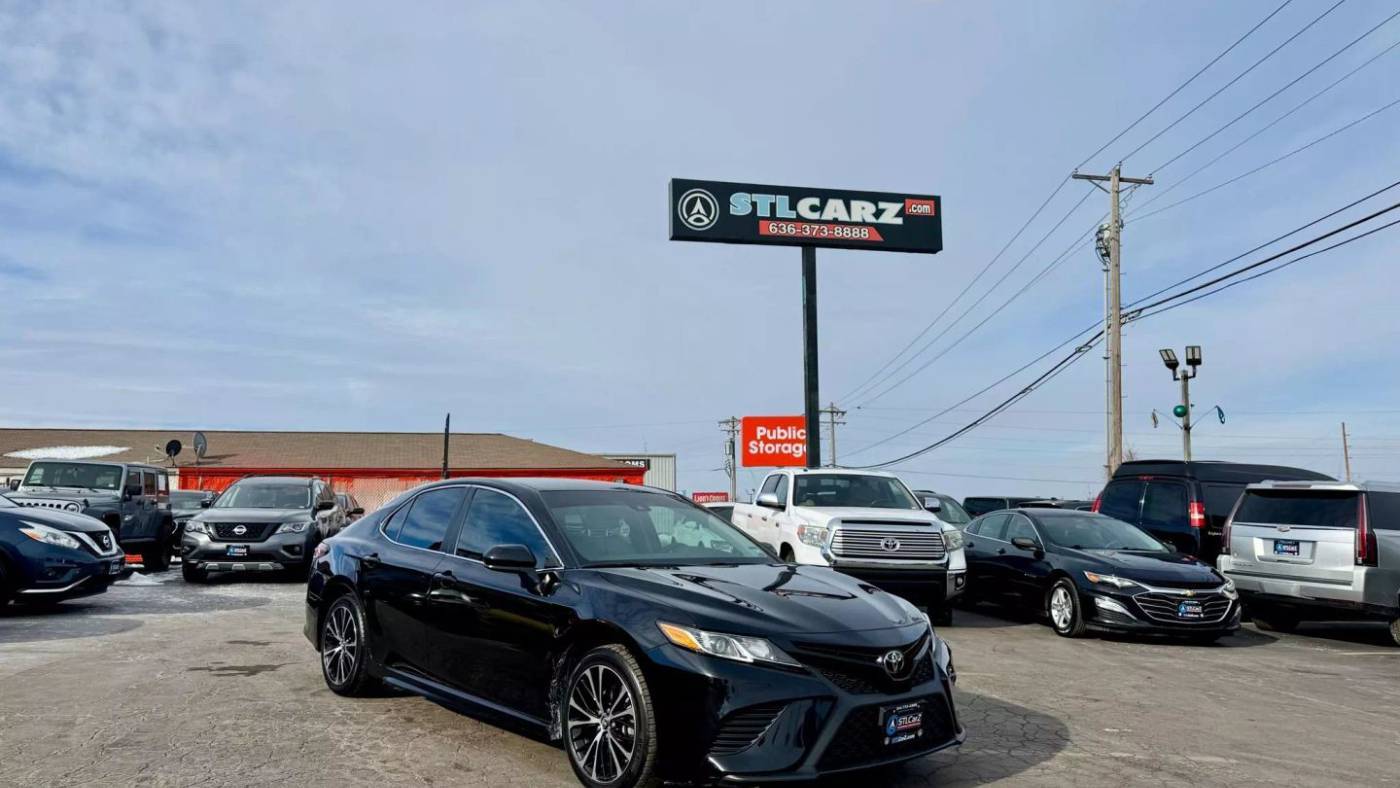 2018 Toyota Camry SE — Sedan — 78,876 mi — Saint Charles, MO