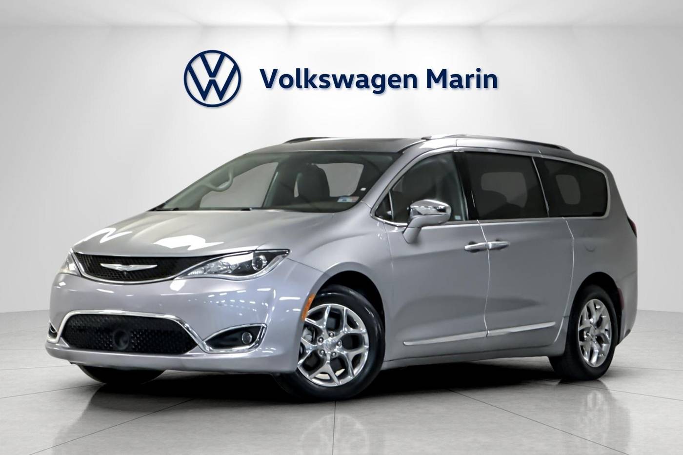 2017 Chrysler Pacifica Limited — Minivan — 75,066 mi — San Rafael, CA