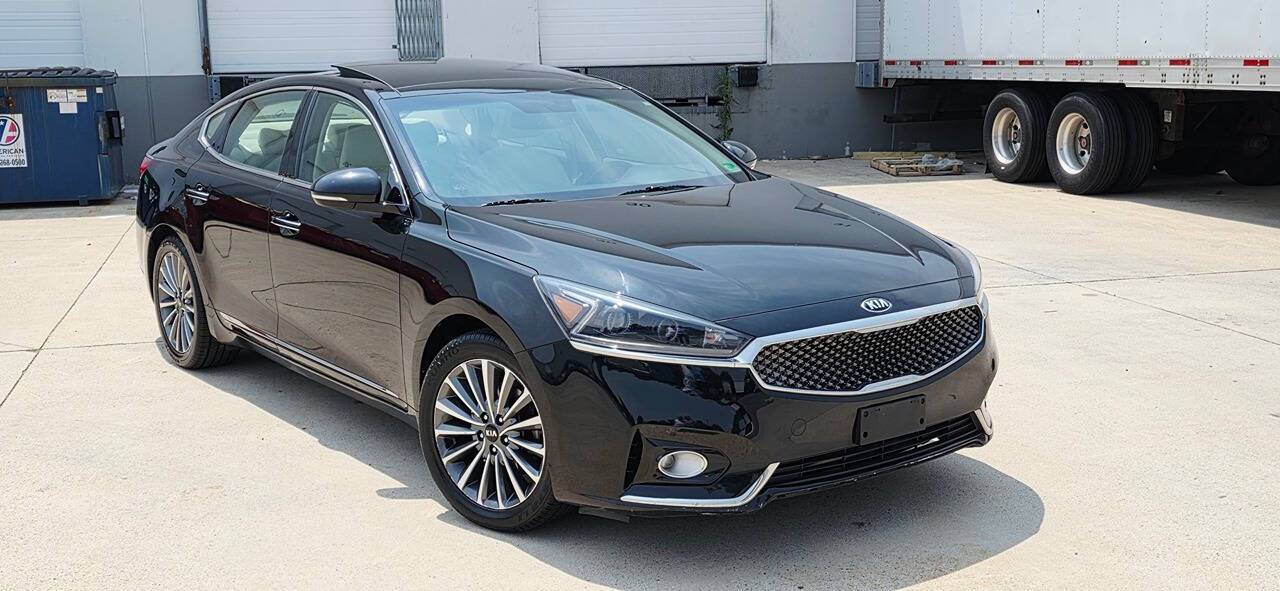 2017 Kia Cadenza Premium — Sedan — 132,505 mi — Sterling, VA