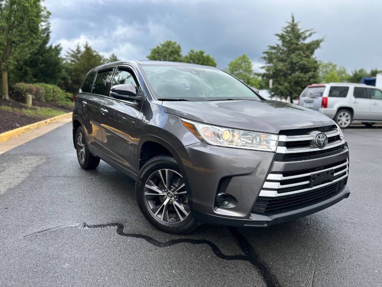2018 Toyota Highlander LE V6 — SUV — 132,080 mi — Sterling, VA