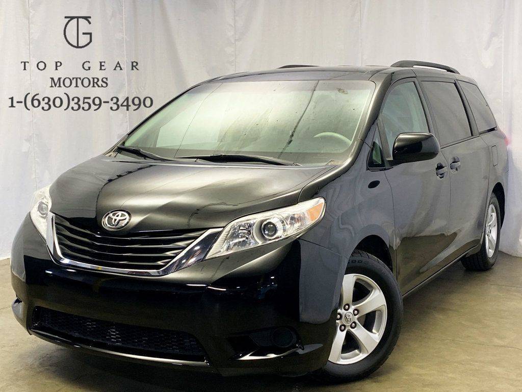 2013 Toyota Sienna LE — Minivan — 100,281 mi — Addison, IL