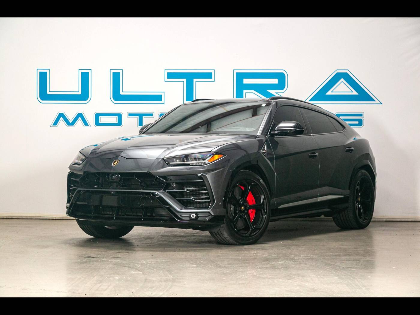 2019 Lamborghini Urus Standard