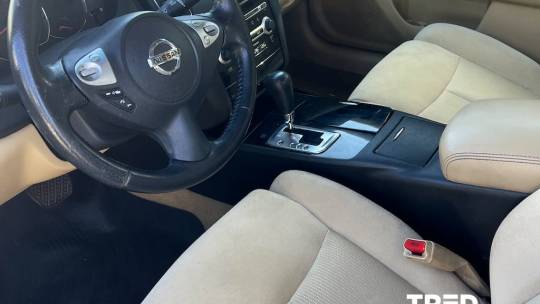 2010 nissan maxima interior