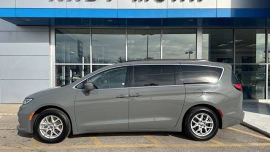 2022 Chrysler Pacifica Touring L — Minivan — 83,133 mi — Indianapolis, IN