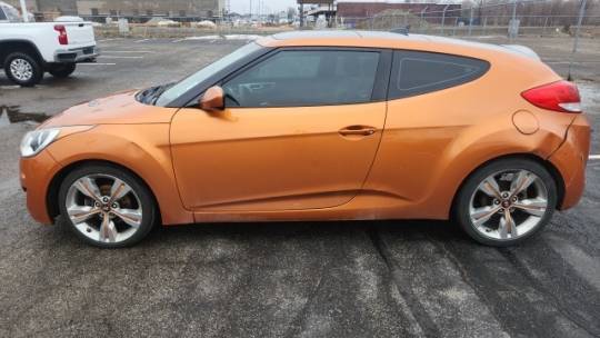2013 Hyundai Veloster Base — Hatchback — 118,831 mi — Indianapolis, IN